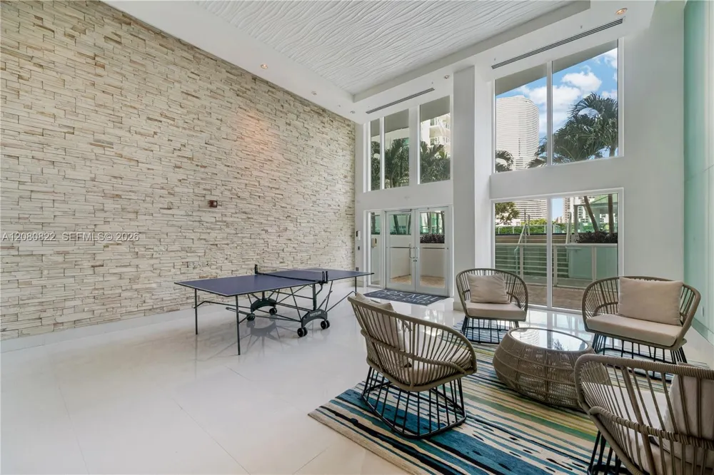 41 SE 5th St #1607 Miami, FL 33131