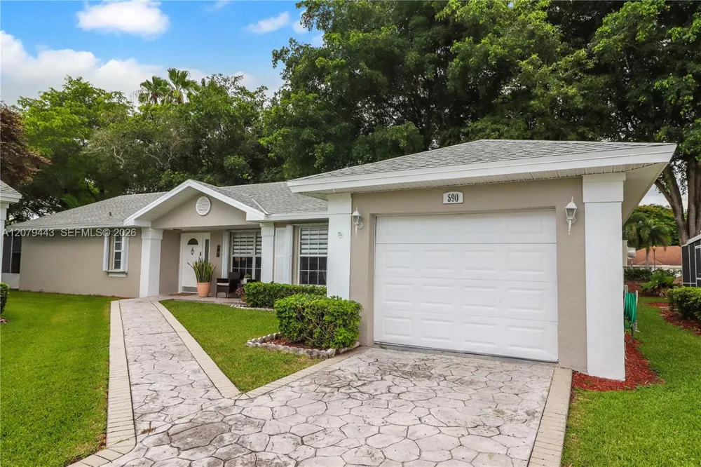 590 SE 19th Dr Homestead, FL 33033
