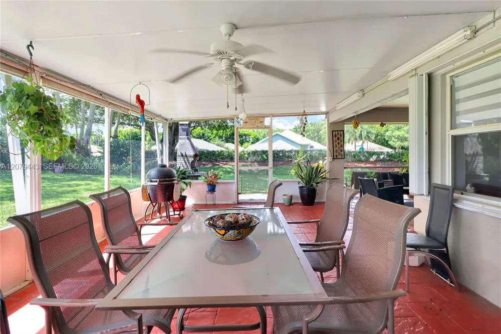 590 SE 19th Dr Homestead, FL 33033