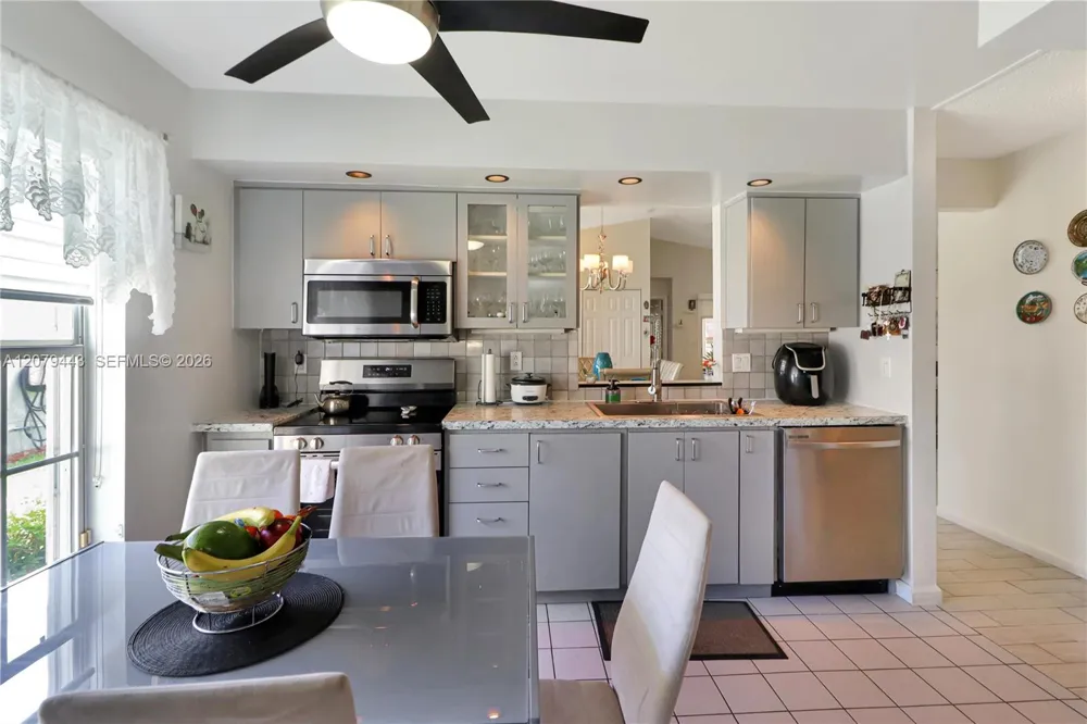 590 SE 19th Dr Homestead, FL 33033
