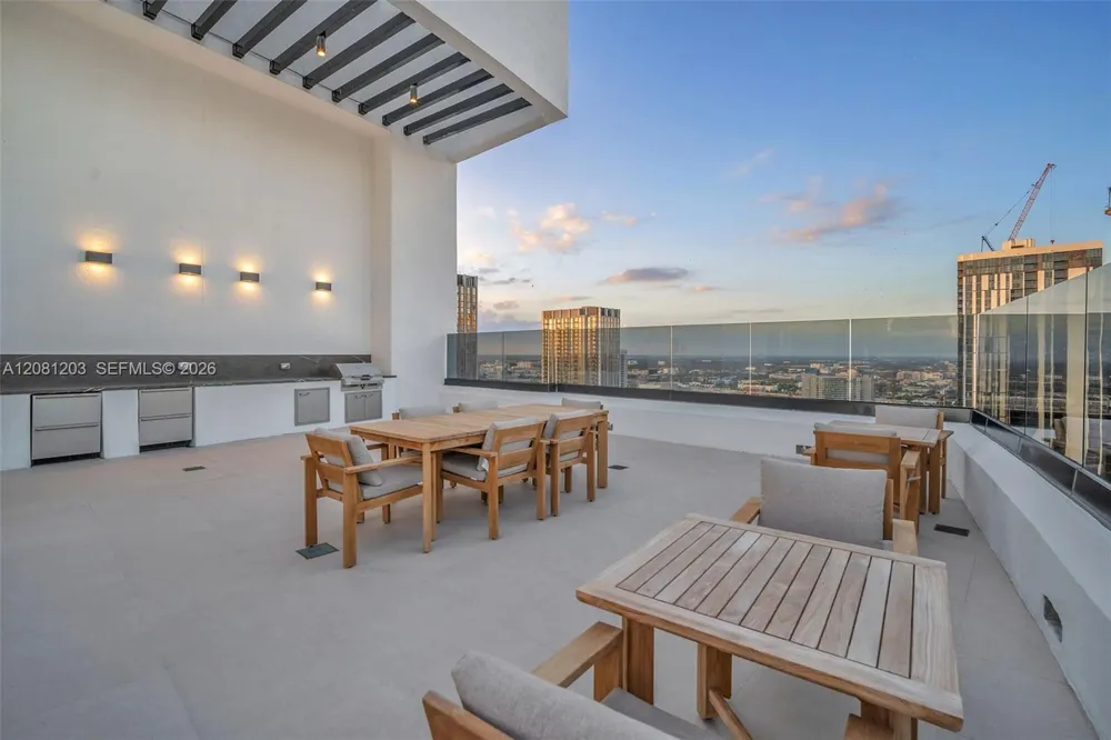 225 Miami Ave #1202 Miami, FL 33128