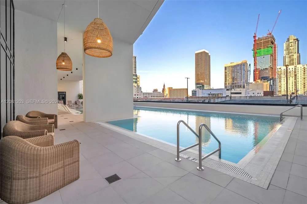 225 Miami Ave #1202 Miami, FL 33128