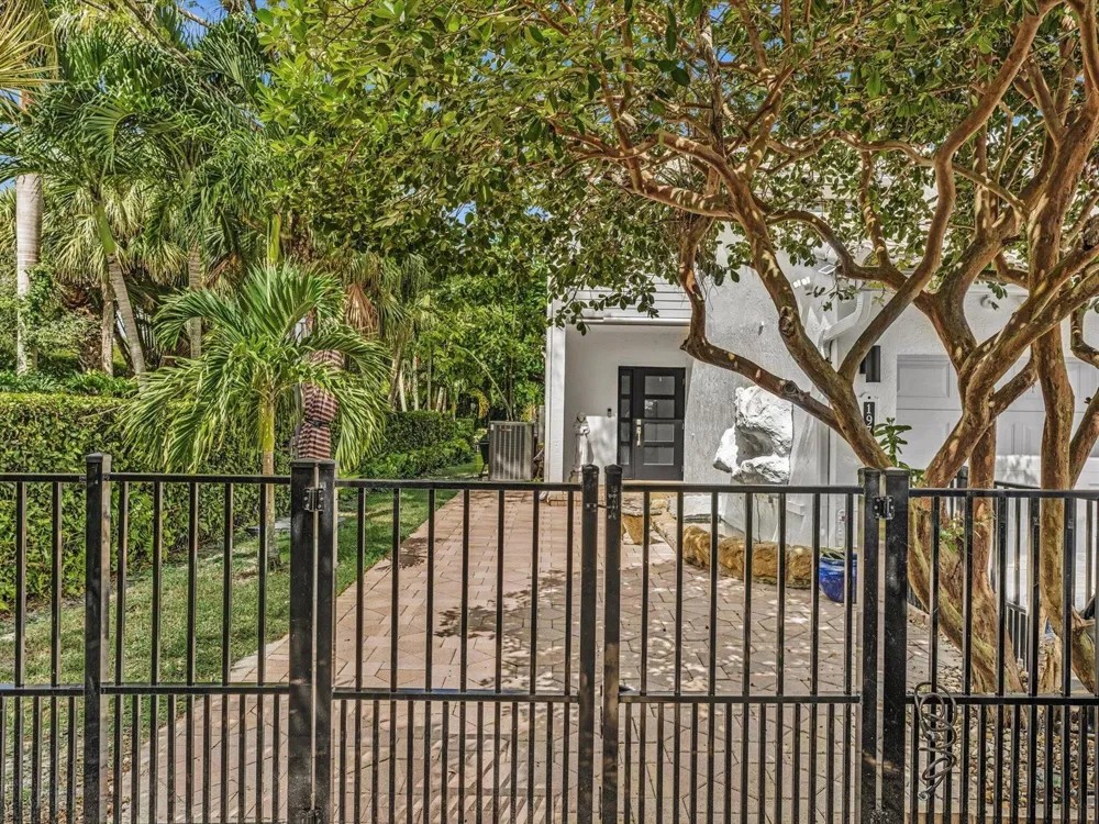 1970 CANTERBURY CIRCLE #1970 Wellington, FL 33414