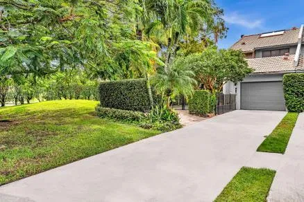 1970 CANTERBURY CIRCLE #1970 Wellington, FL 33414