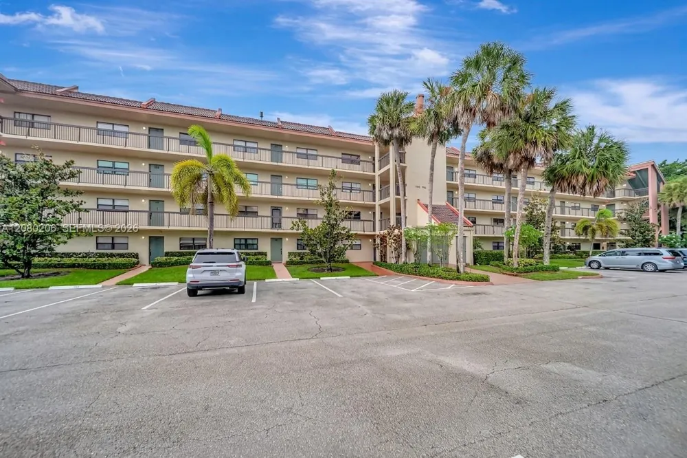 1706 Hammock Blvd #110 Coconut Creek, FL 33063