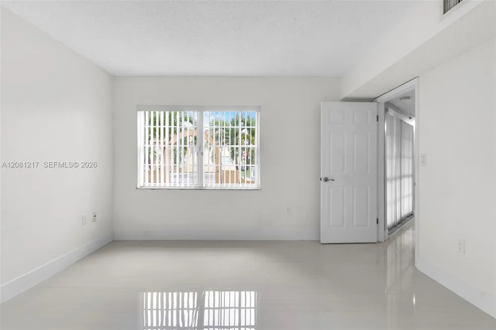 15665 SW 74th Cir Dr #5 Miami, FL 33193