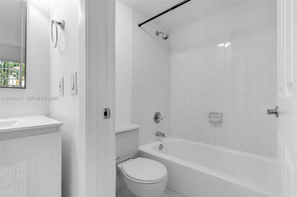 15665 SW 74th Cir Dr #5 Miami, FL 33193