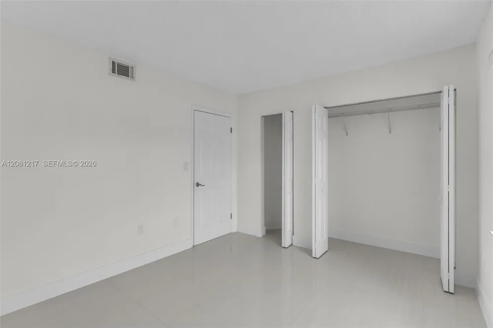 15665 SW 74th Cir Dr #5 Miami, FL 33193