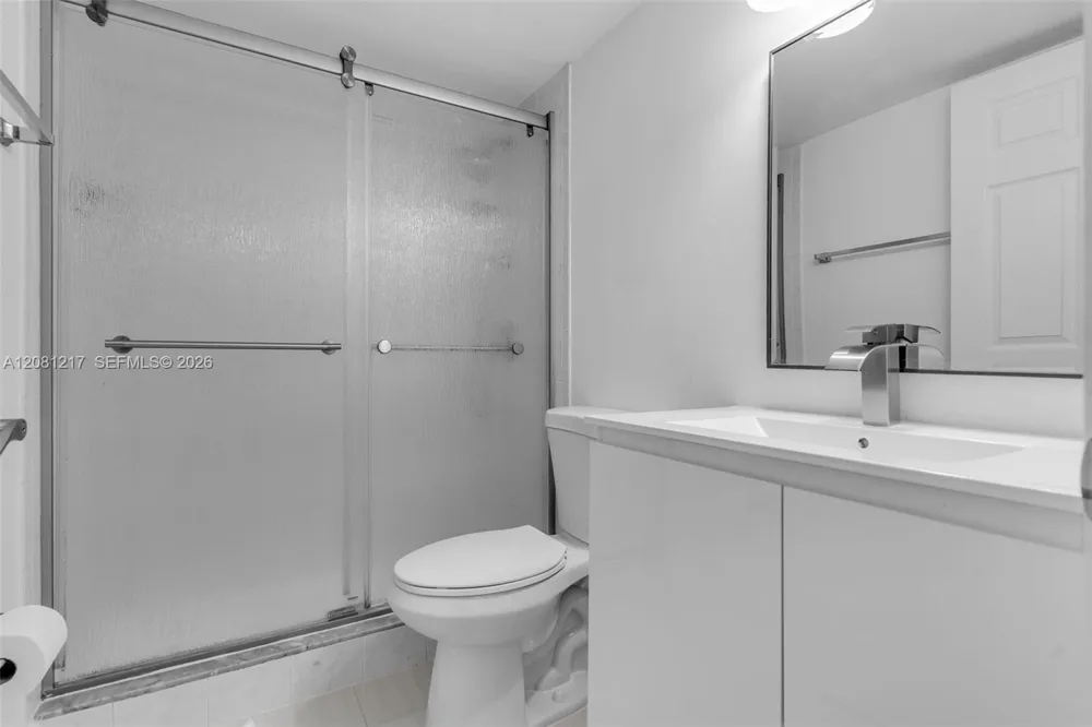 15665 SW 74th Cir Dr #5 Miami, FL 33193