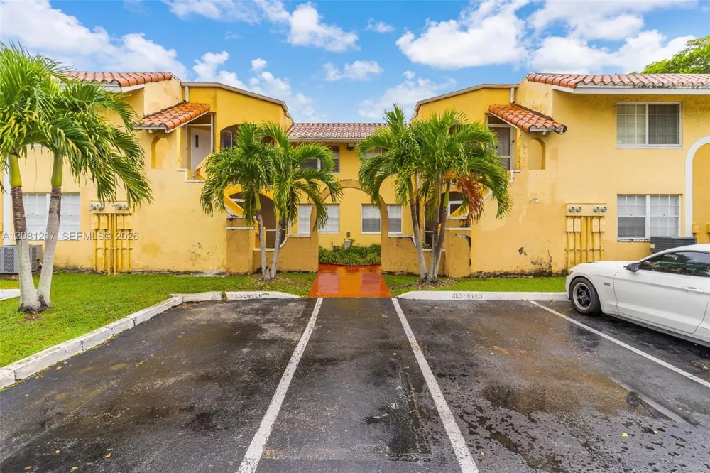 15665 SW 74th Cir Dr #5 Miami, FL 33193