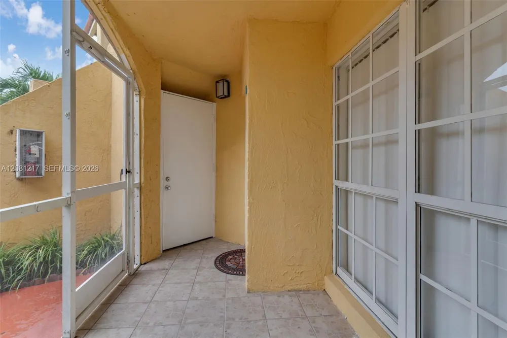 15665 SW 74th Cir Dr #5 Miami, FL 33193