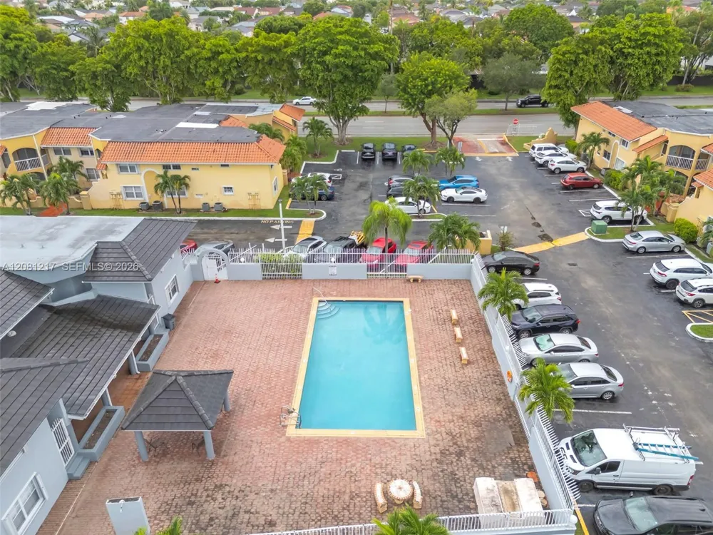 15665 SW 74th Cir Dr #5 Miami, FL 33193
