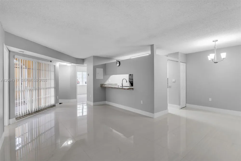 15665 SW 74th Cir Dr #5 Miami, FL 33193