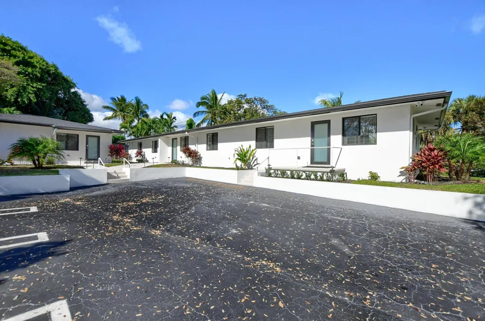 2503 OCEANVIEW AVENUE #C Delray Beach, FL 33444