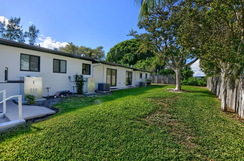 2503 OCEANVIEW AVENUE #C Delray Beach, FL 33444