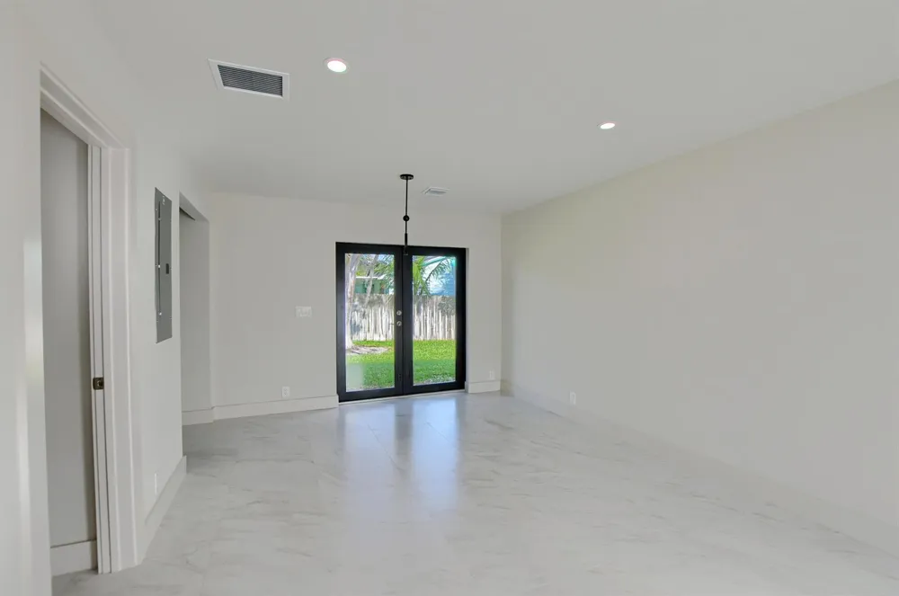 2503 OCEANVIEW AVENUE #C Delray Beach, FL 33444