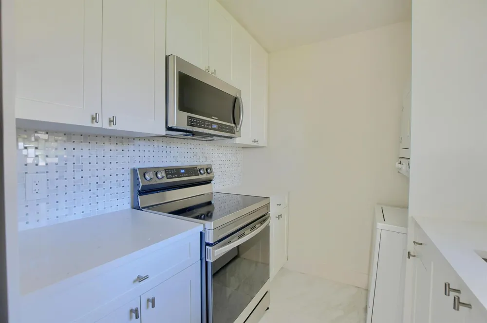 2503 OCEANVIEW AVENUE #C Delray Beach, FL 33444