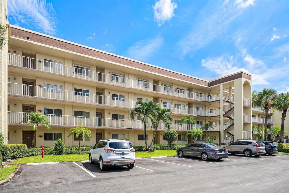 4735 LUCERNE LAKES BOULEVARD E #402 Lake Worth, FL 33467
