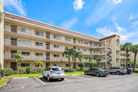 4735 LUCERNE LAKES BOULEVARD E #402