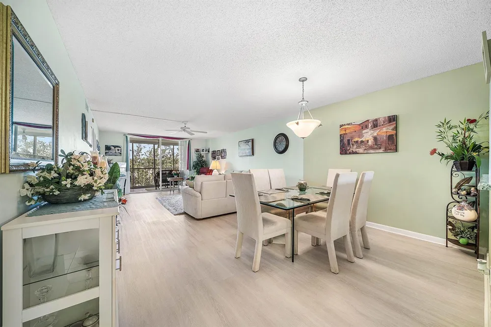 4735 LUCERNE LAKES BOULEVARD E #402 Lake Worth, FL 33467