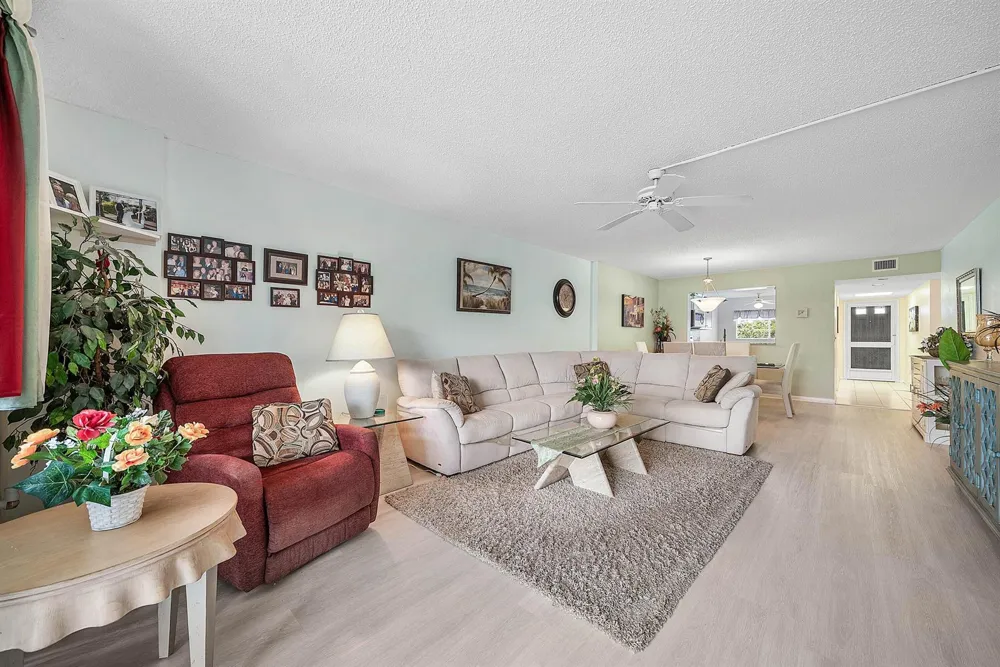 4735 LUCERNE LAKES BOULEVARD E #402 Lake Worth, FL 33467