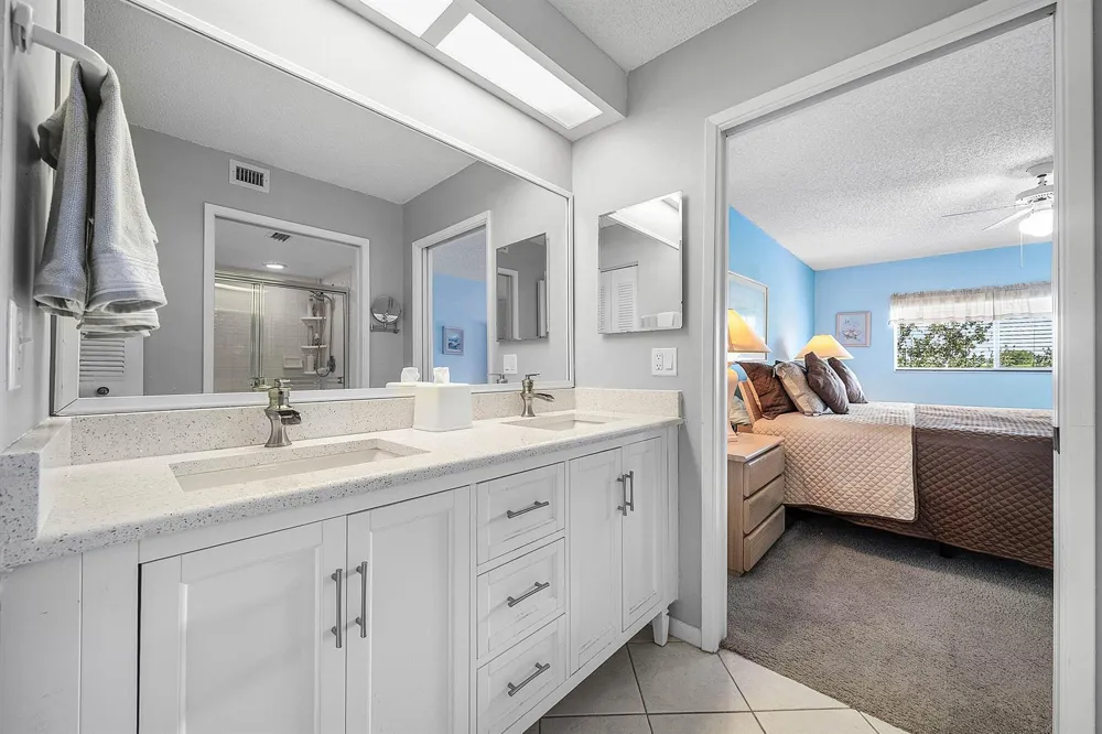 4735 LUCERNE LAKES BOULEVARD E #402 Lake Worth, FL 33467