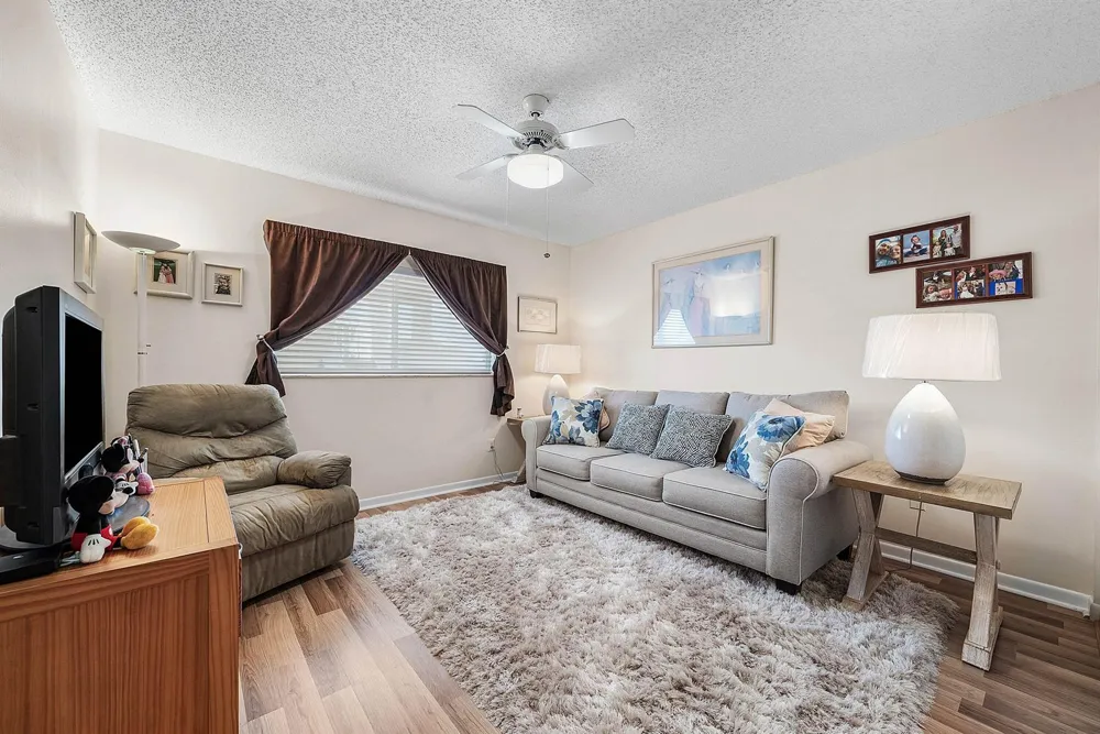 4735 LUCERNE LAKES BOULEVARD E #402 Lake Worth, FL 33467
