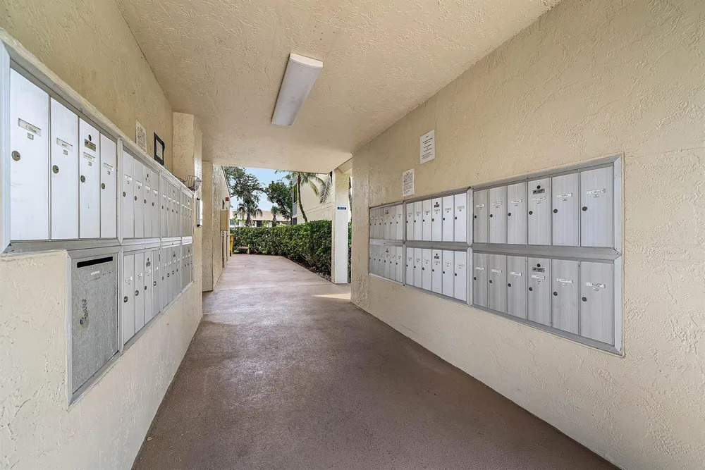 4735 LUCERNE LAKES BOULEVARD E #402 Lake Worth, FL 33467