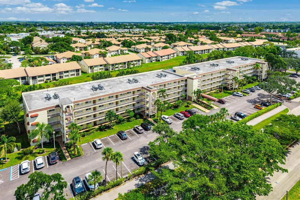 4735 LUCERNE LAKES BOULEVARD E #402 Lake Worth, FL 33467