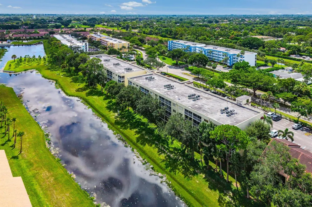 4735 LUCERNE LAKES BOULEVARD E #402 Lake Worth, FL 33467