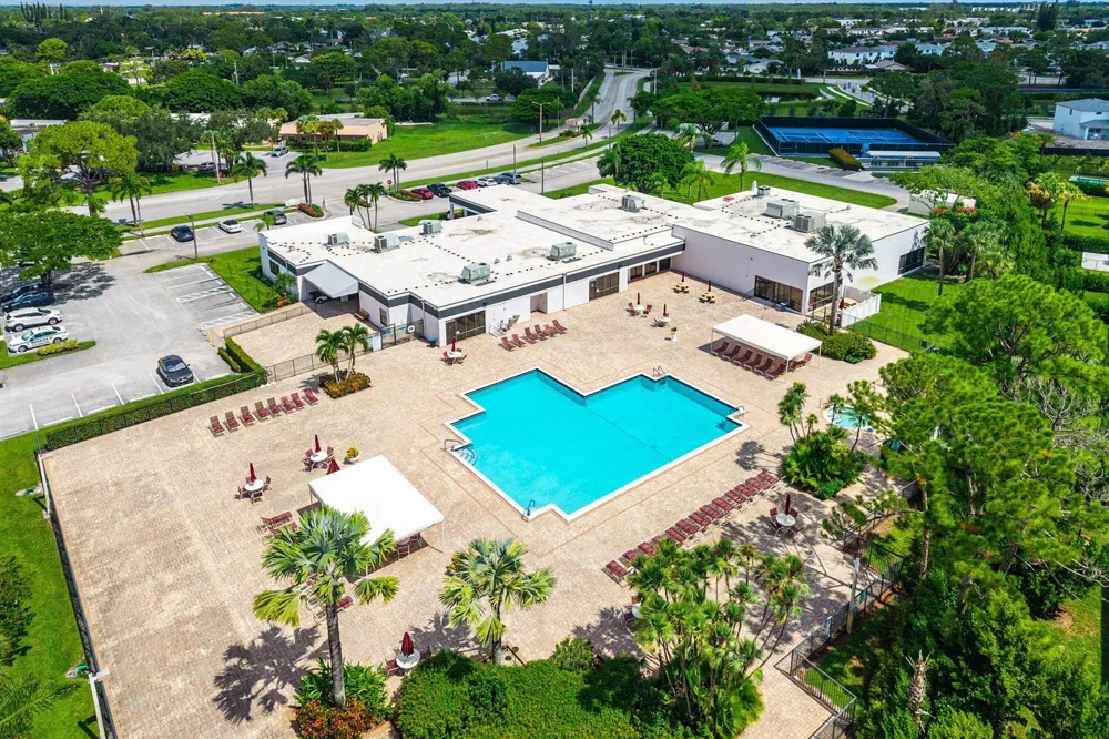 4735 LUCERNE LAKES BOULEVARD E #402 Lake Worth, FL 33467