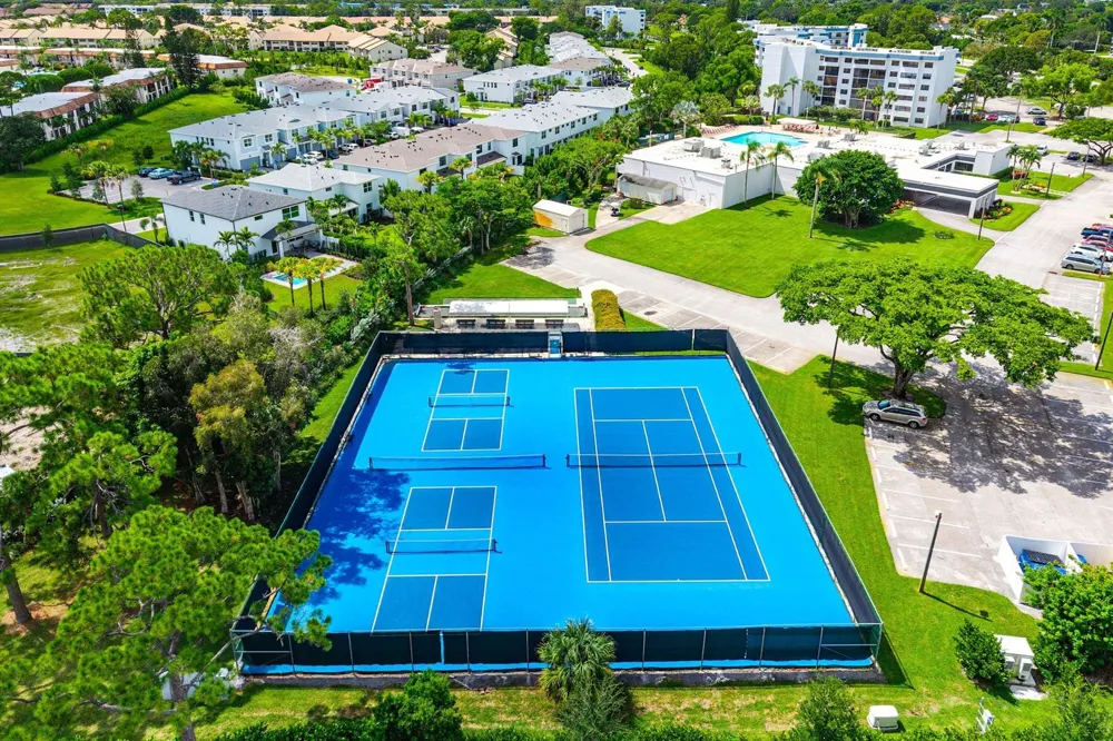 4735 LUCERNE LAKES BOULEVARD E #402 Lake Worth, FL 33467