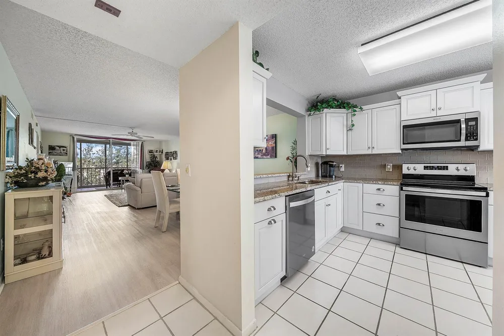4735 LUCERNE LAKES BOULEVARD E #402 Lake Worth, FL 33467
