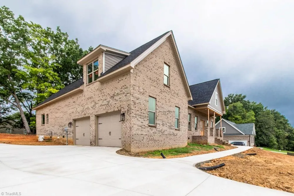 2921 Reginas Way Randleman, NC 27317
