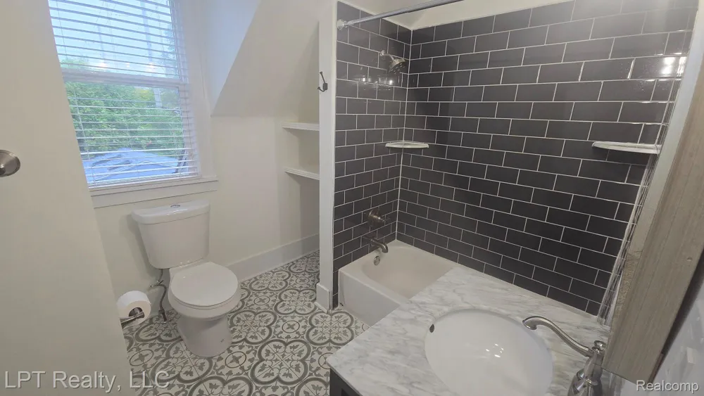 1723 Beaufield Street Ferndale City, MI 48220