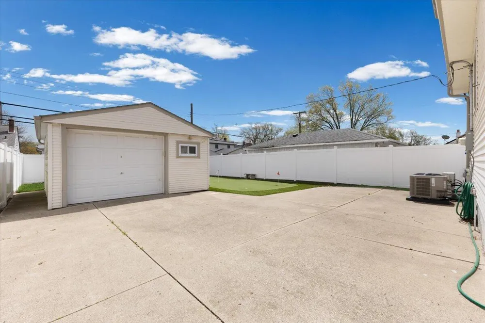 2236 Tyler Avenue Berkley City, MI 48072