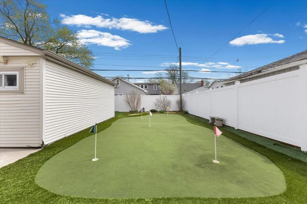 2236 Tyler Avenue Berkley City, MI 48072