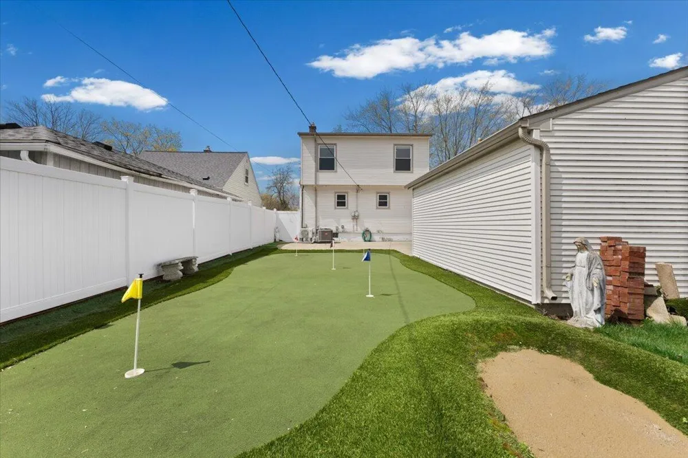 2236 Tyler Avenue Berkley City, MI 48072