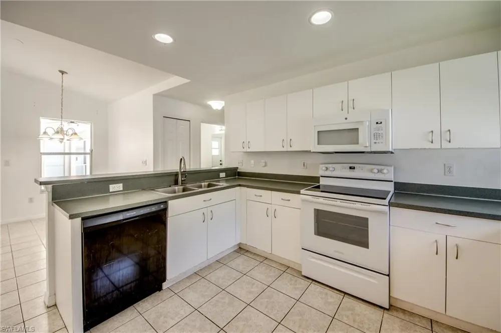 2114 SW 39th Street Cape Coral, FL 33914