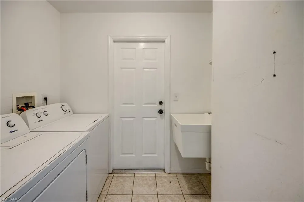 2114 SW 39th Street Cape Coral, FL 33914