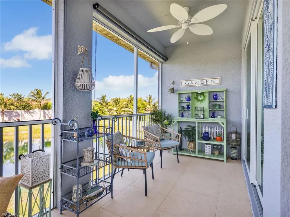 2543 Seychelles Drive #605 Naples, FL 34112