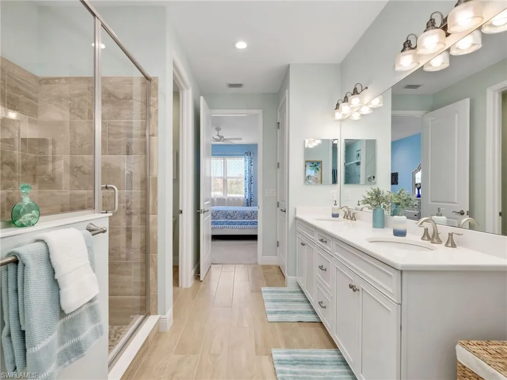 2543 Seychelles Drive #605 Naples, FL 34112