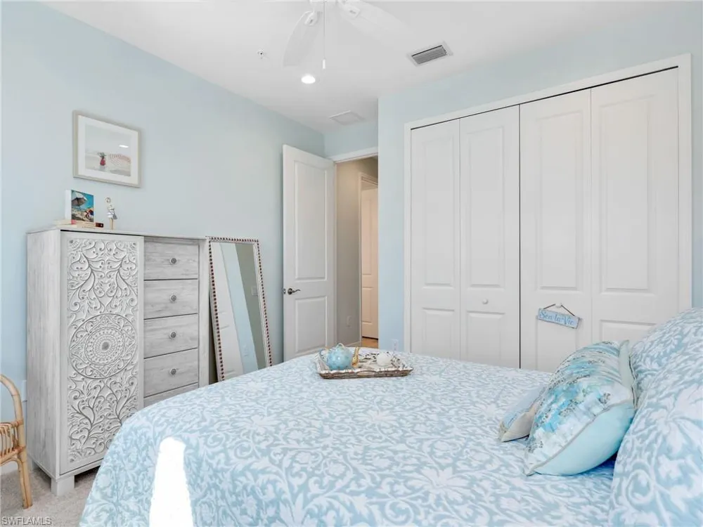 2543 Seychelles Drive #605 Naples, FL 34112