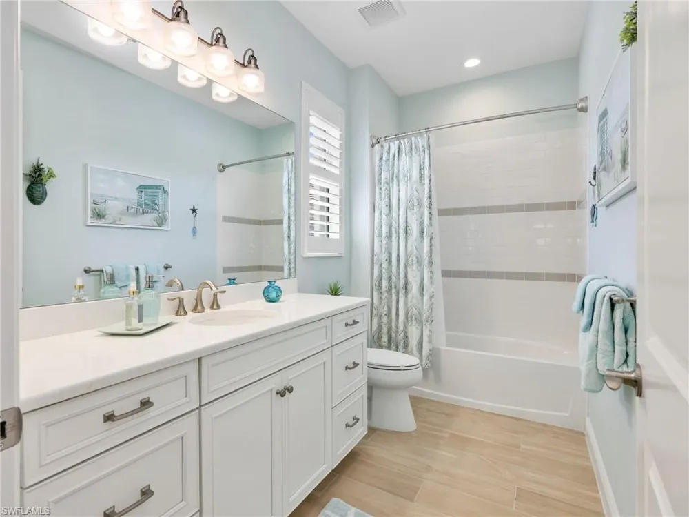 2543 Seychelles Drive #605 Naples, FL 34112