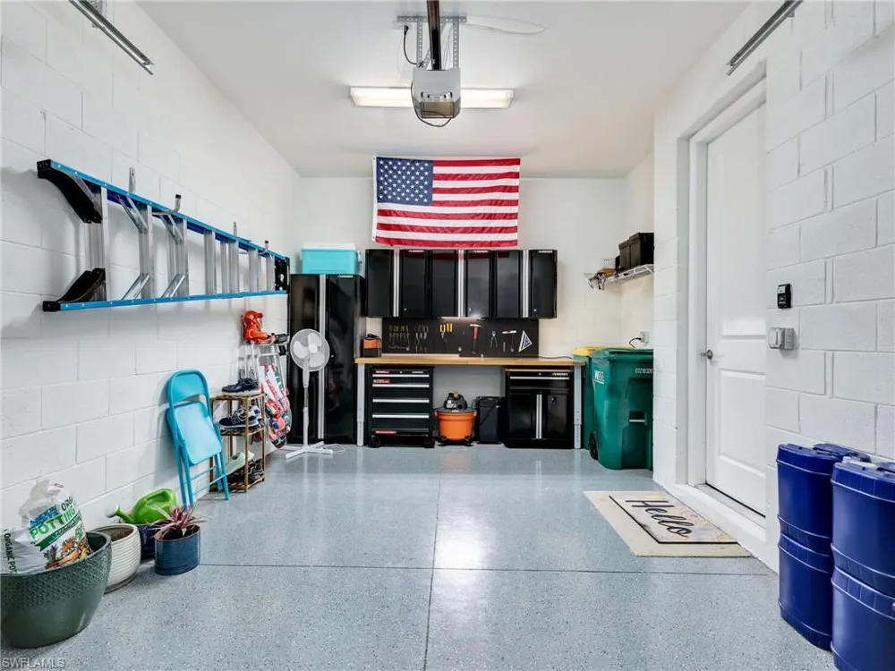 2543 Seychelles Drive #605 Naples, FL 34112