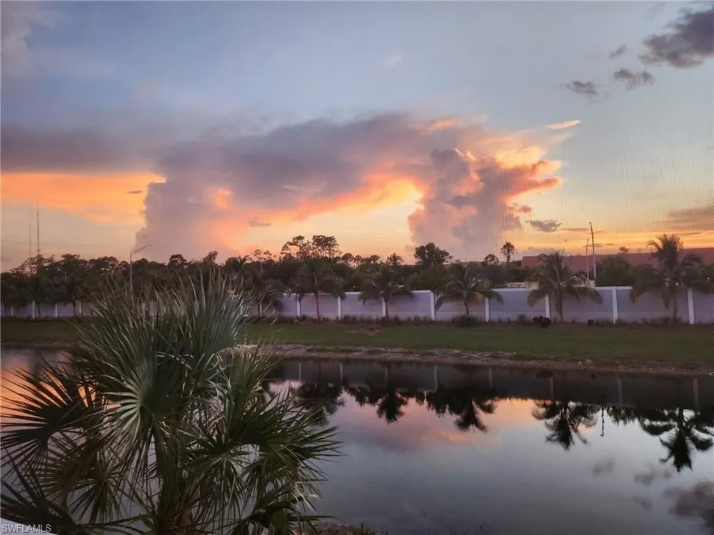 2543 Seychelles Drive #605 Naples, FL 34112