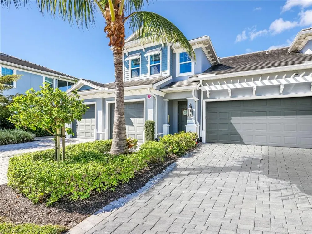 2543 Seychelles Drive #605 Naples, FL 34112