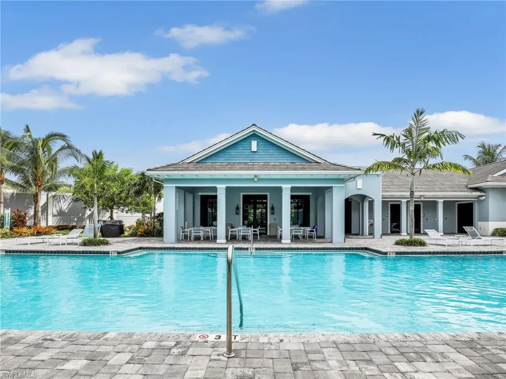 2543 Seychelles Drive #605 Naples, FL 34112
