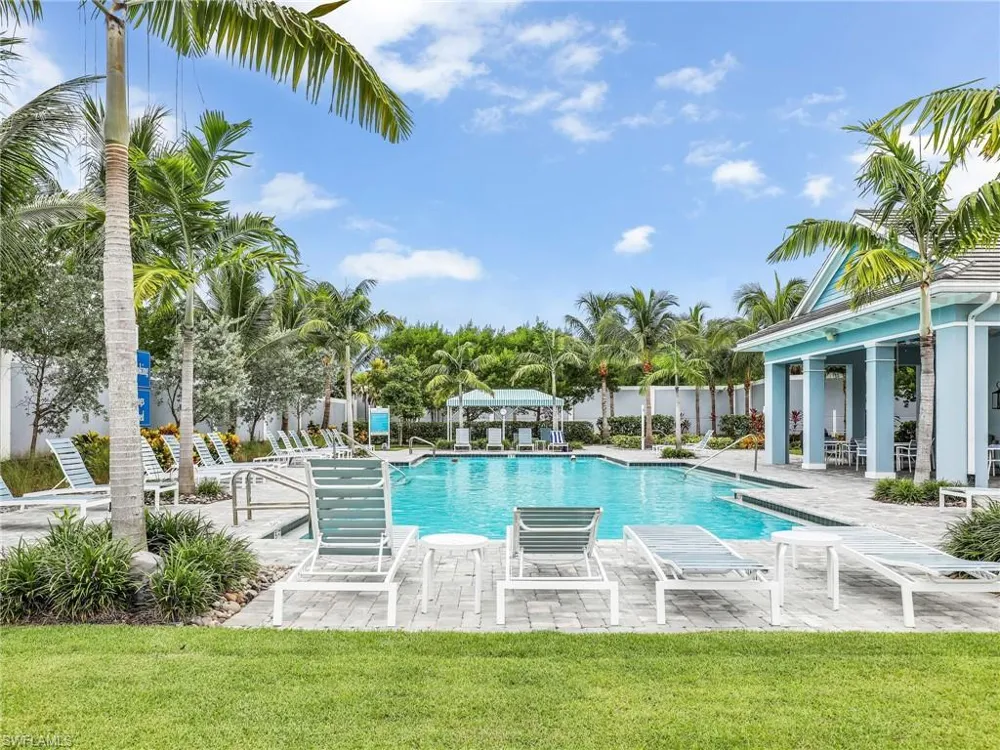 2543 Seychelles Drive #605 Naples, FL 34112
