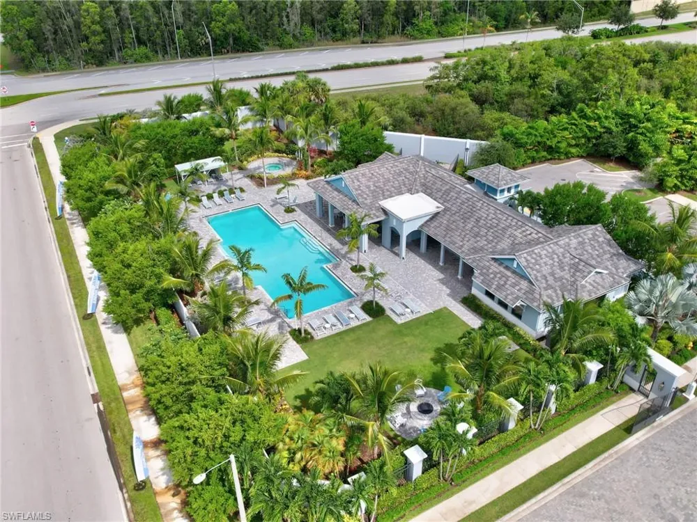 2543 Seychelles Drive #605 Naples, FL 34112